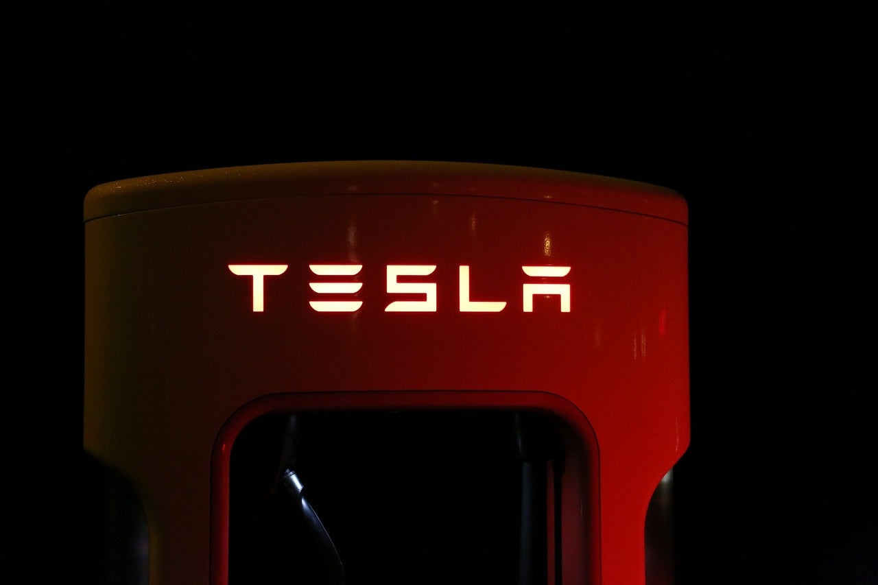 Tesla introduces motor insurance plan in California