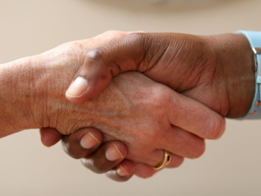 anorak iress Sun Life Financial, Pinnacle Care International