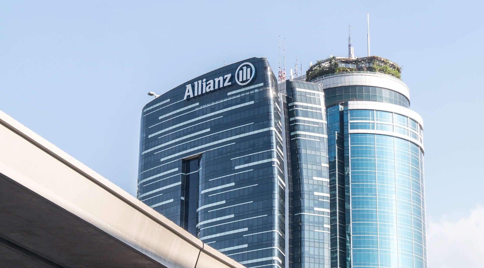 Allianz and Sanlam agree to merge African insurance operations Allianz and Sanlam agree to merge African insurance operations